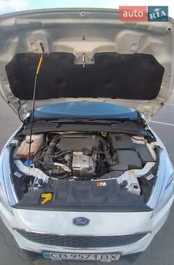 Хэтчбек Ford Focus 2015 в 