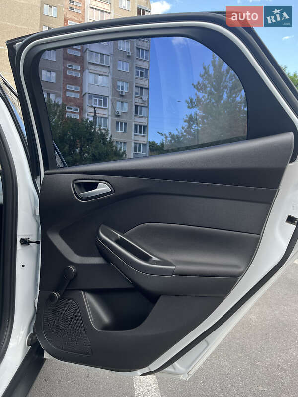 Хетчбек Ford Focus 2015 в Чернігові