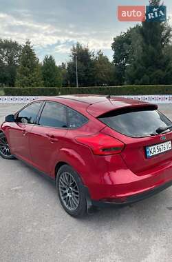 Хэтчбек Ford Focus 2015 в 