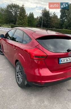 Хэтчбек Ford Focus 2015 в 