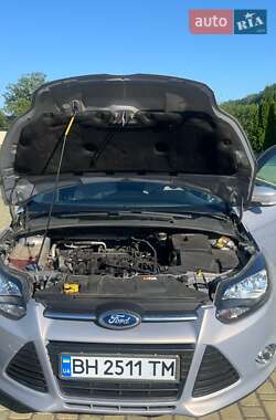 Хэтчбек Ford Focus 2013 в 