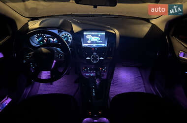 Хэтчбек Ford Focus 2014 в 