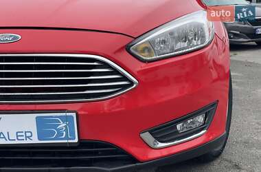 Седан Ford Focus 2015 в 