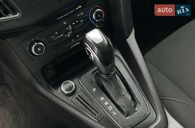 Седан Ford Focus 2015 в 
