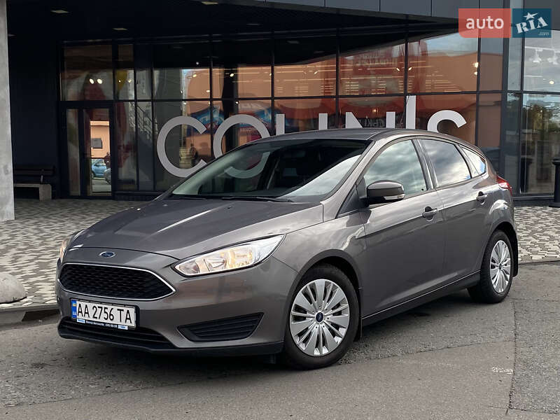 Хэтчбек Ford Focus 2015 в 
