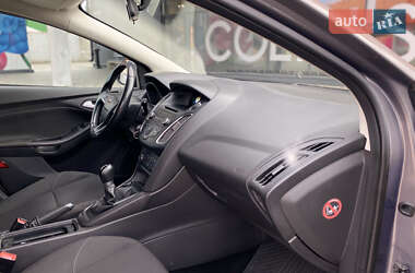 Хэтчбек Ford Focus 2015 в 