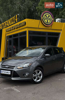 Хэтчбек Ford Focus 2012 в 