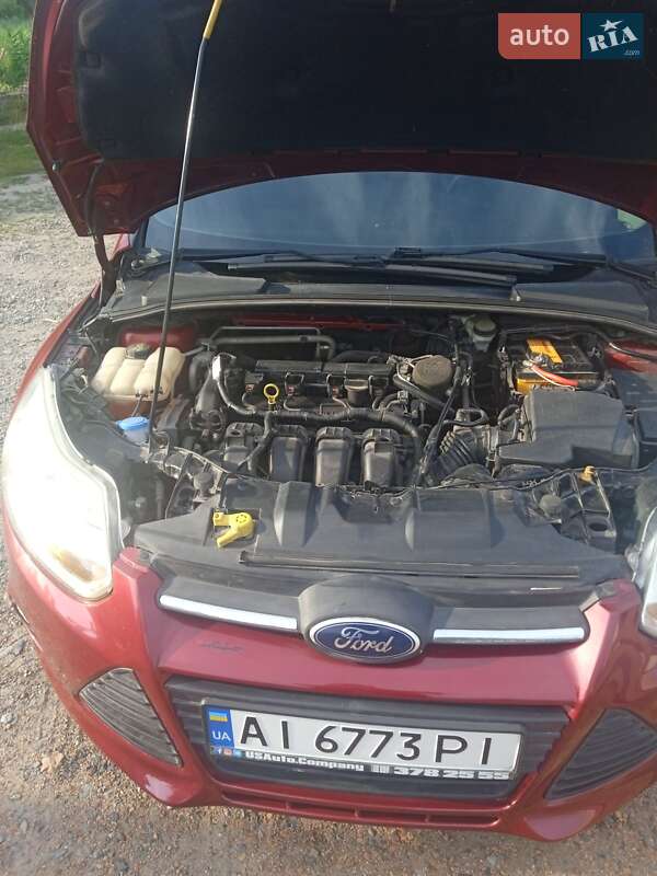 Седан Ford Focus 2013 в Ромнах