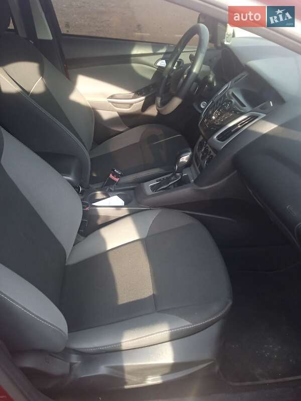 Седан Ford Focus 2013 в Ромнах