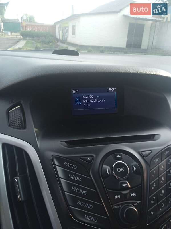 Седан Ford Focus 2013 в Ромнах