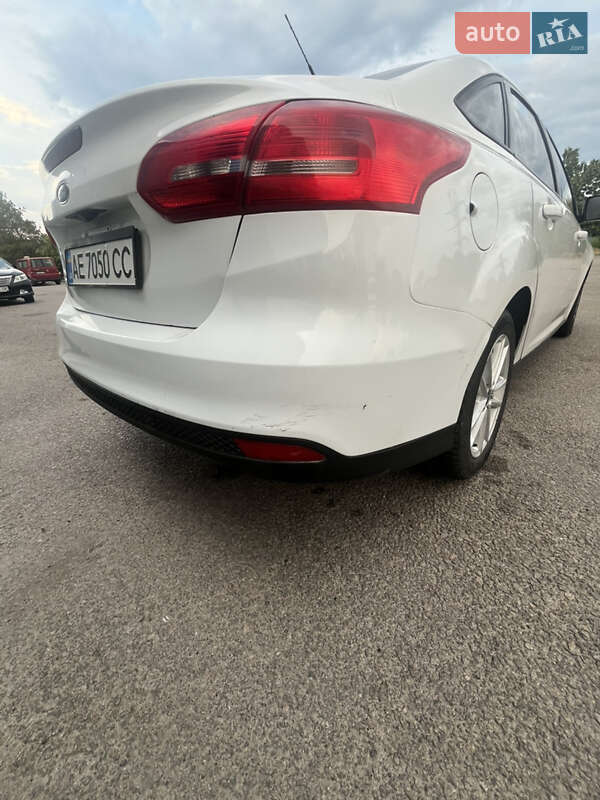 Седан Ford Focus 2015 в Днепре фото 10 Седан Ford Focus 2015 в Днепре