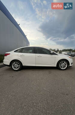 Седан Ford Focus 2015 в 