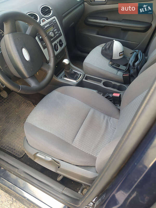Хэтчбек Ford Focus 2006 в Славуте
