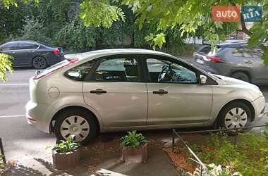 Хэтчбек Ford Focus 2011 в 