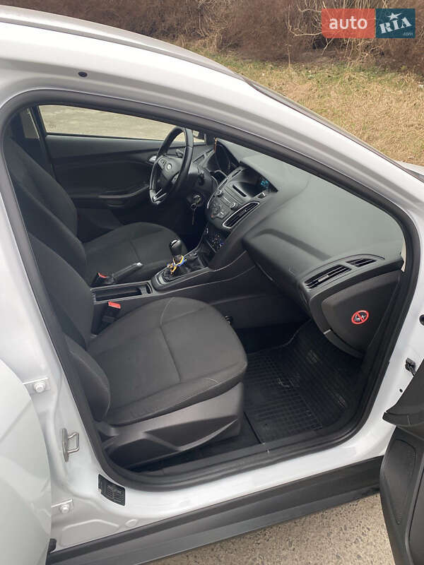 Універсал Ford Focus 2015 в Львові фото 6 Універсал Ford Focus 2015 в Львові