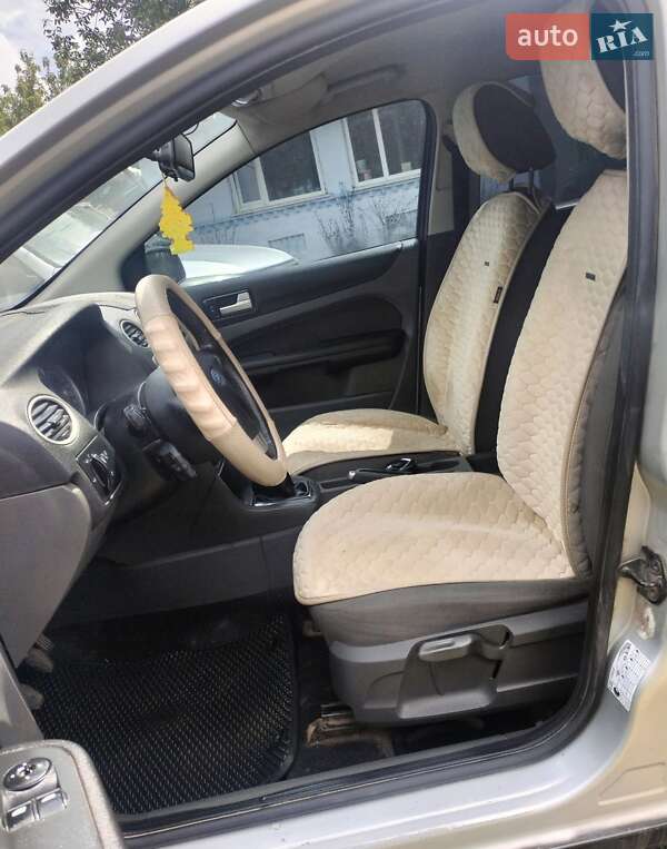 Хэтчбек Ford Focus 2007 в Новоукраинке