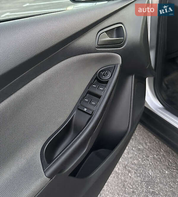 Седан Ford Focus 2011 в Ужгороді