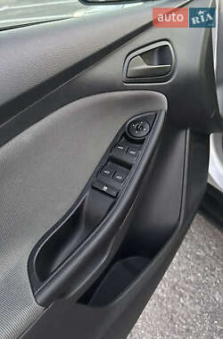 Седан Ford Focus 2011 в 