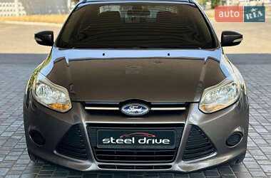 Седан Ford Focus 2014 в 
