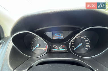 Хэтчбек Ford Focus 2013 в 