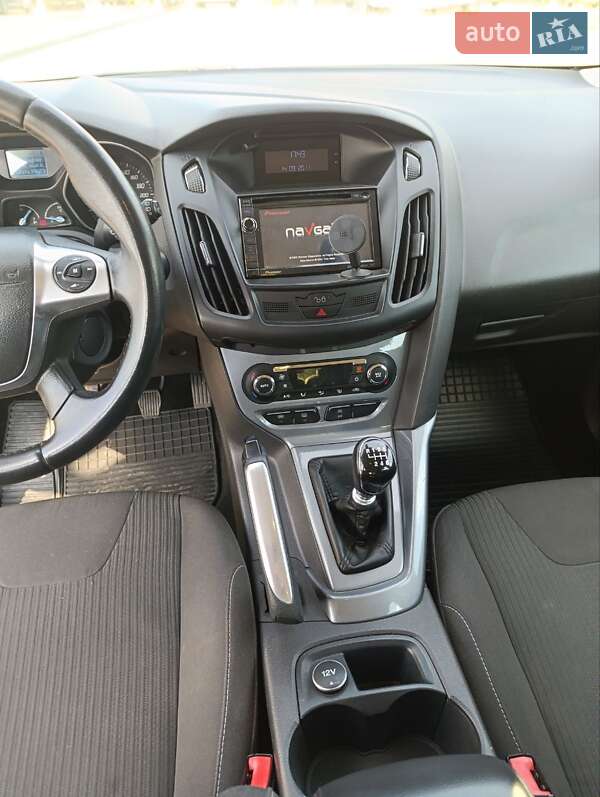 Хэтчбек Ford Focus 2011 в Полтаве