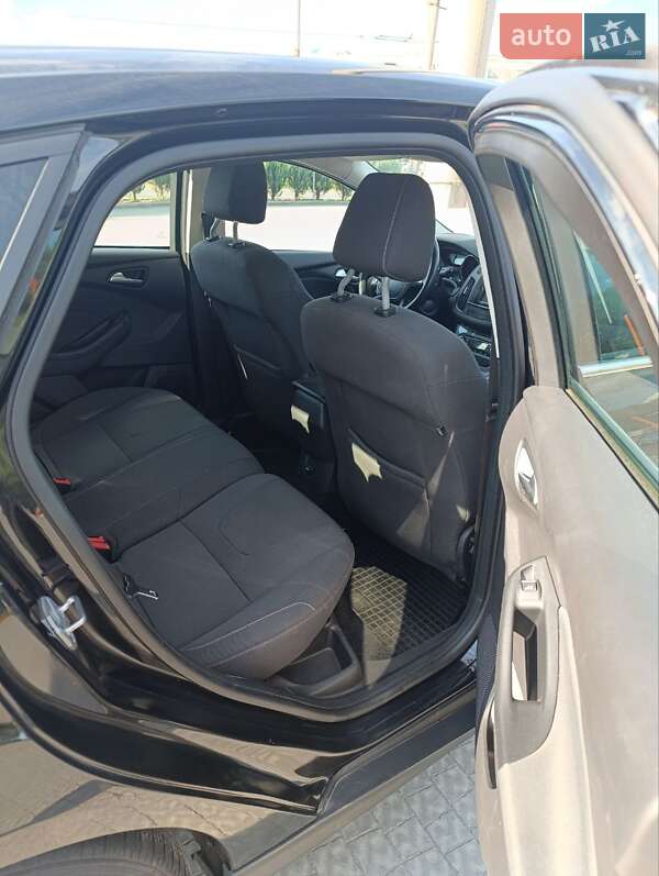 Хэтчбек Ford Focus 2011 в Полтаве