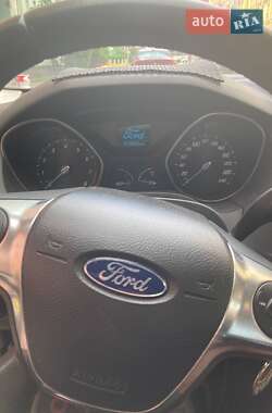 Седан Ford Focus 2012 в 