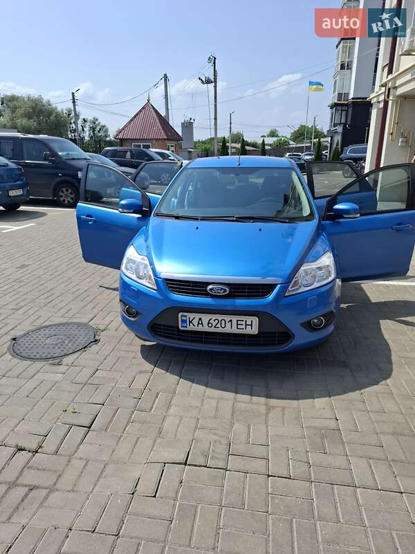 Хэтчбек Ford Focus 2010 в Киеве