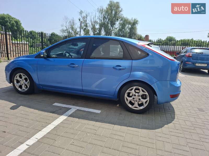 Хэтчбек Ford Focus 2010 в Киеве