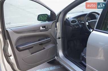 Хэтчбек Ford Focus 2007 в 