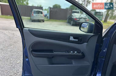 Хэтчбек Ford Focus 2009 в 