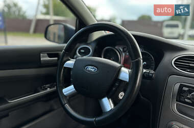 Хэтчбек Ford Focus 2009 в 