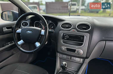 Хэтчбек Ford Focus 2009 в 