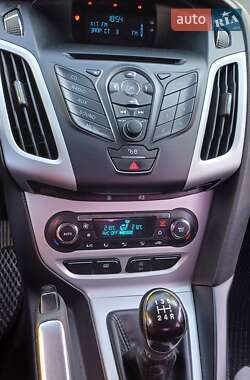 Седан Ford Focus 2013 в 