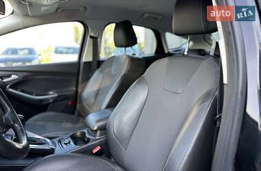 Хэтчбек Ford Focus 2012 в 