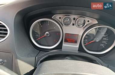 Универсал Ford Focus 2010 в 