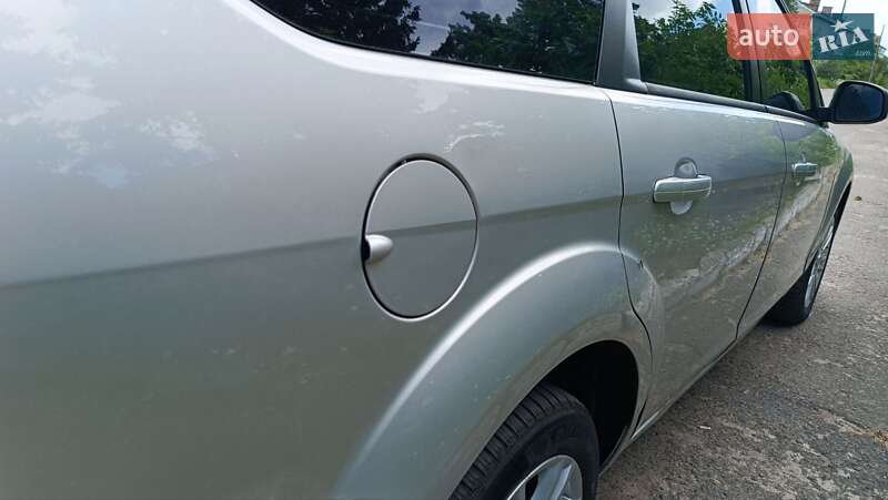 Універсал Ford Focus 2010 в Сарнах