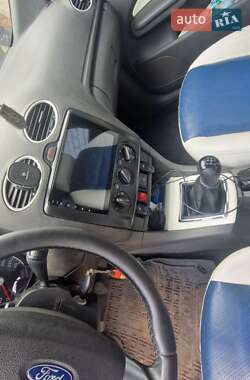 Хэтчбек Ford Focus 2006 в 
