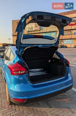 Хэтчбек Ford Focus 2016 в 