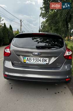Хэтчбек Ford Focus 2011 в 