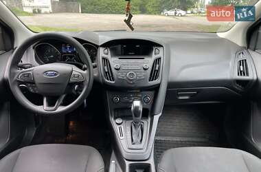 Хэтчбек Ford Focus 2015 в 