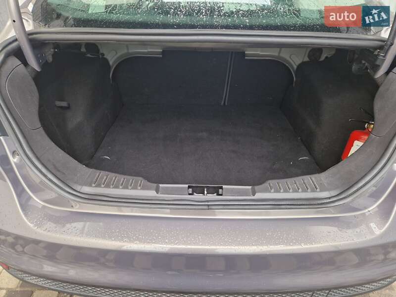 Седан Ford Focus 2013 в Киеве фото 2 Седан Ford Focus 2013 в Киеве