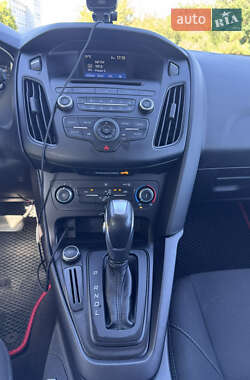Хэтчбек Ford Focus 2016 в 