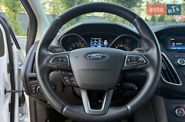 Хэтчбек Ford Focus 2017 в 