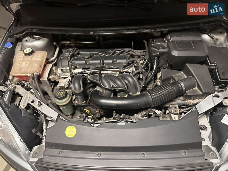 Хэтчбек Ford Focus 2005 в Ужгороде