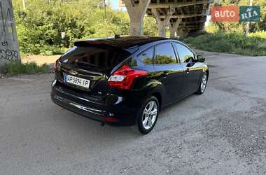Хэтчбек Ford Focus 2012 в 