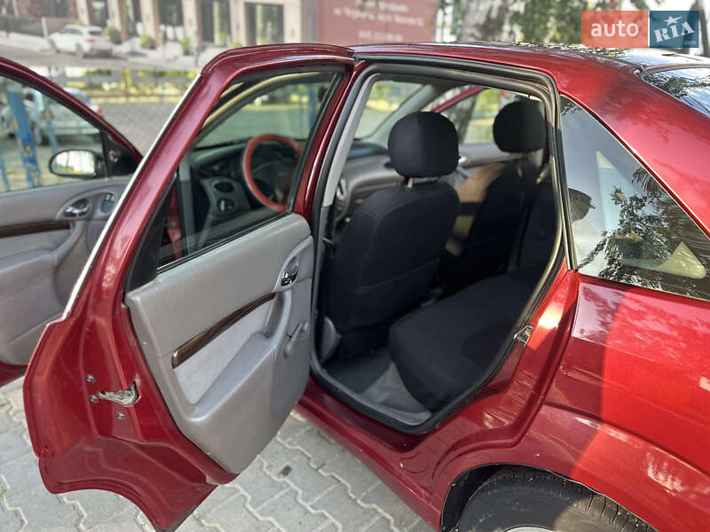 Седан Ford Focus 2000 в Черновцах