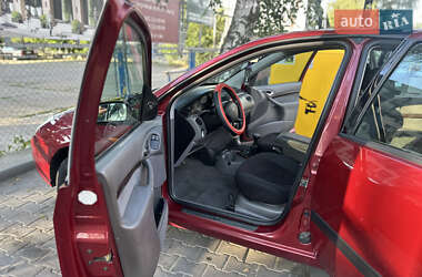 Седан Ford Focus 2000 в 