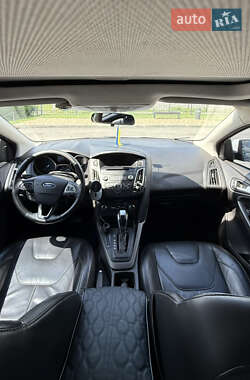 Седан Ford Focus 2015 в 