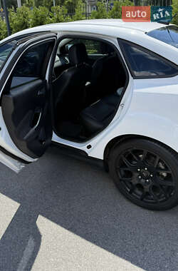 Седан Ford Focus 2015 в 
